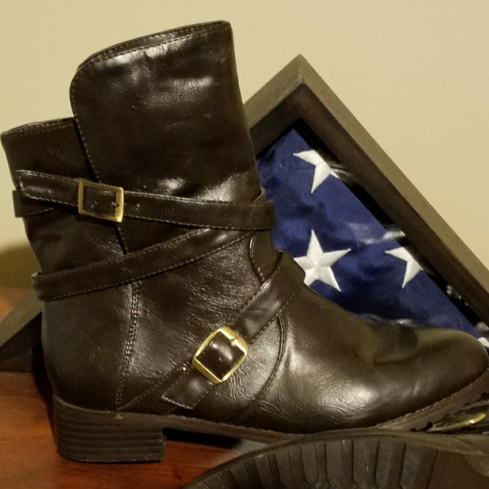 SOLD Dark Brown lether boots